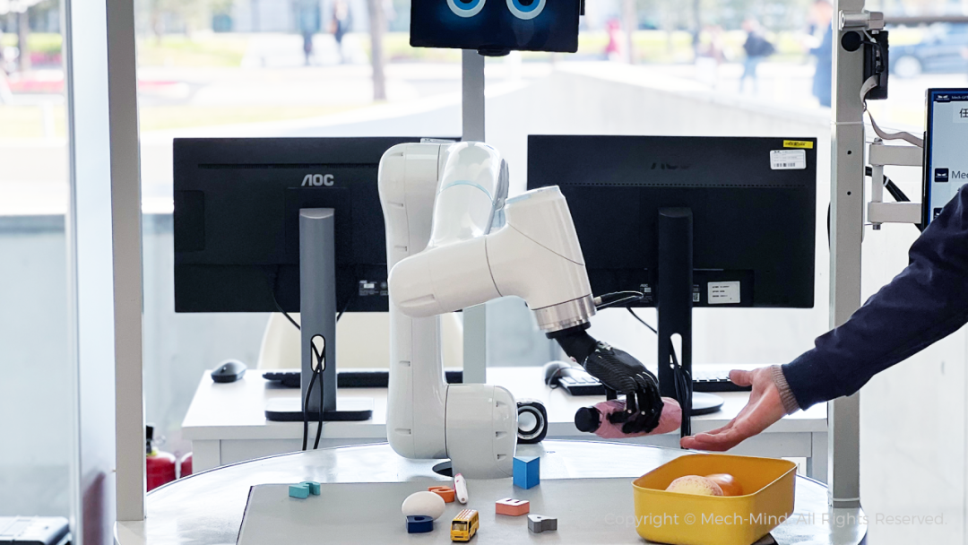 香港文匯報五四青年節對話科創青年代表，梅卡曼德創始人分享科研創業體會