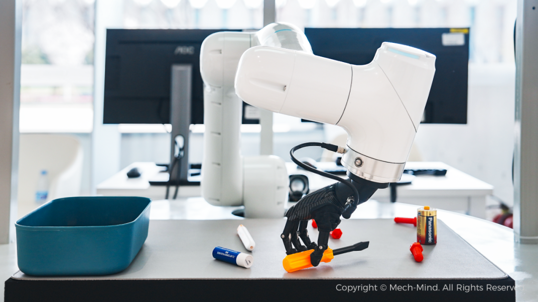 香港文匯報五四青年節對話科創青年代表，梅卡曼德創始人分享科研創業體會